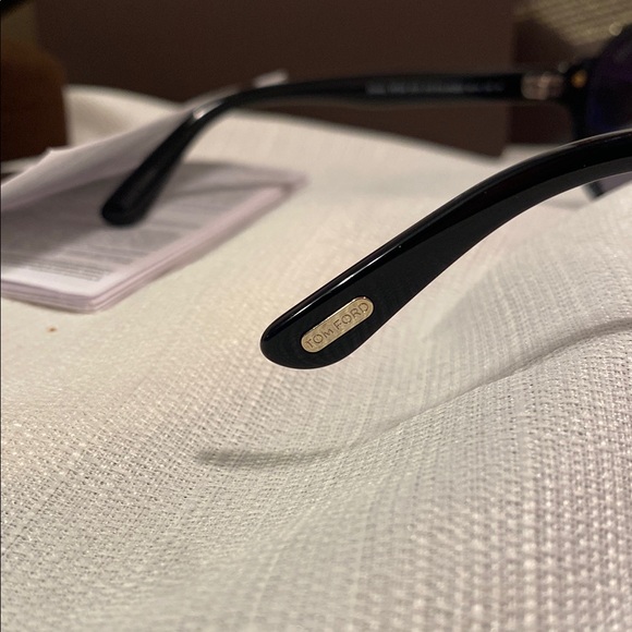 Tom Ford Black Sunglasses with Case - Picture 8 of 16